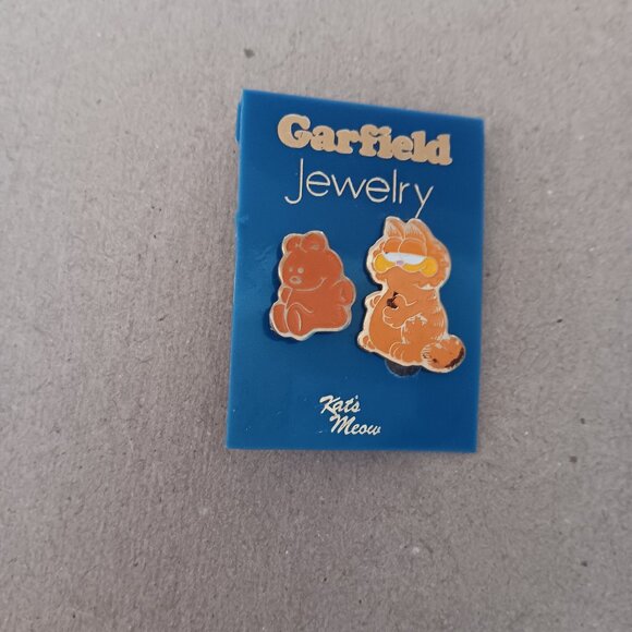VINTAGE WOMEN'S GARFIELD KATS MEOW PINS NWT - Picture 1 of 4